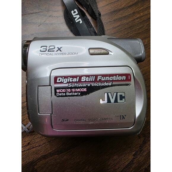 JVC Digital Video Camera GR-D395U 32X Optical Zoom Mini DV Wide Mode Silver W/ S - Picture 5 of 16